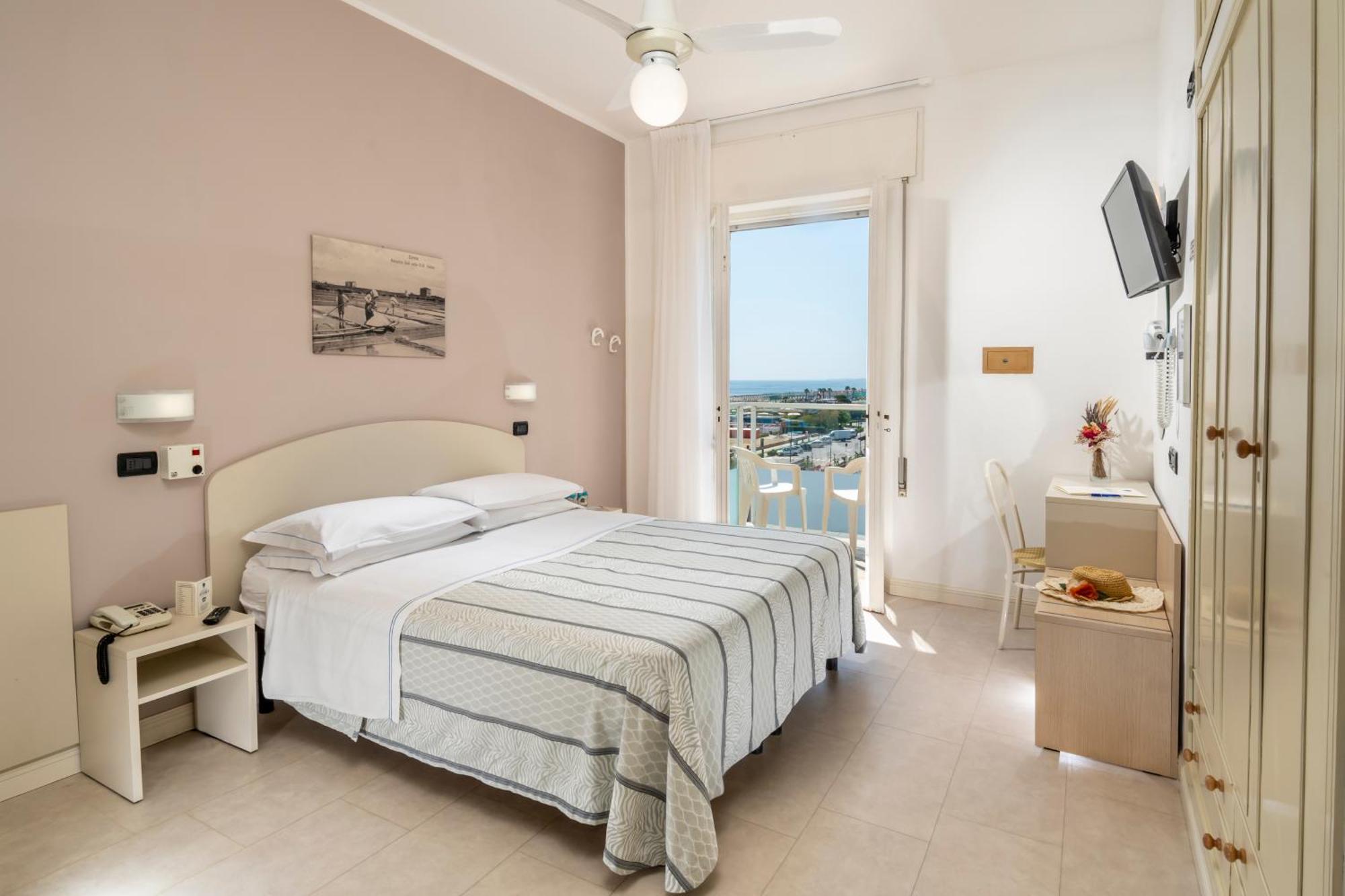 Hotel Astoria Cervia Exterior photo