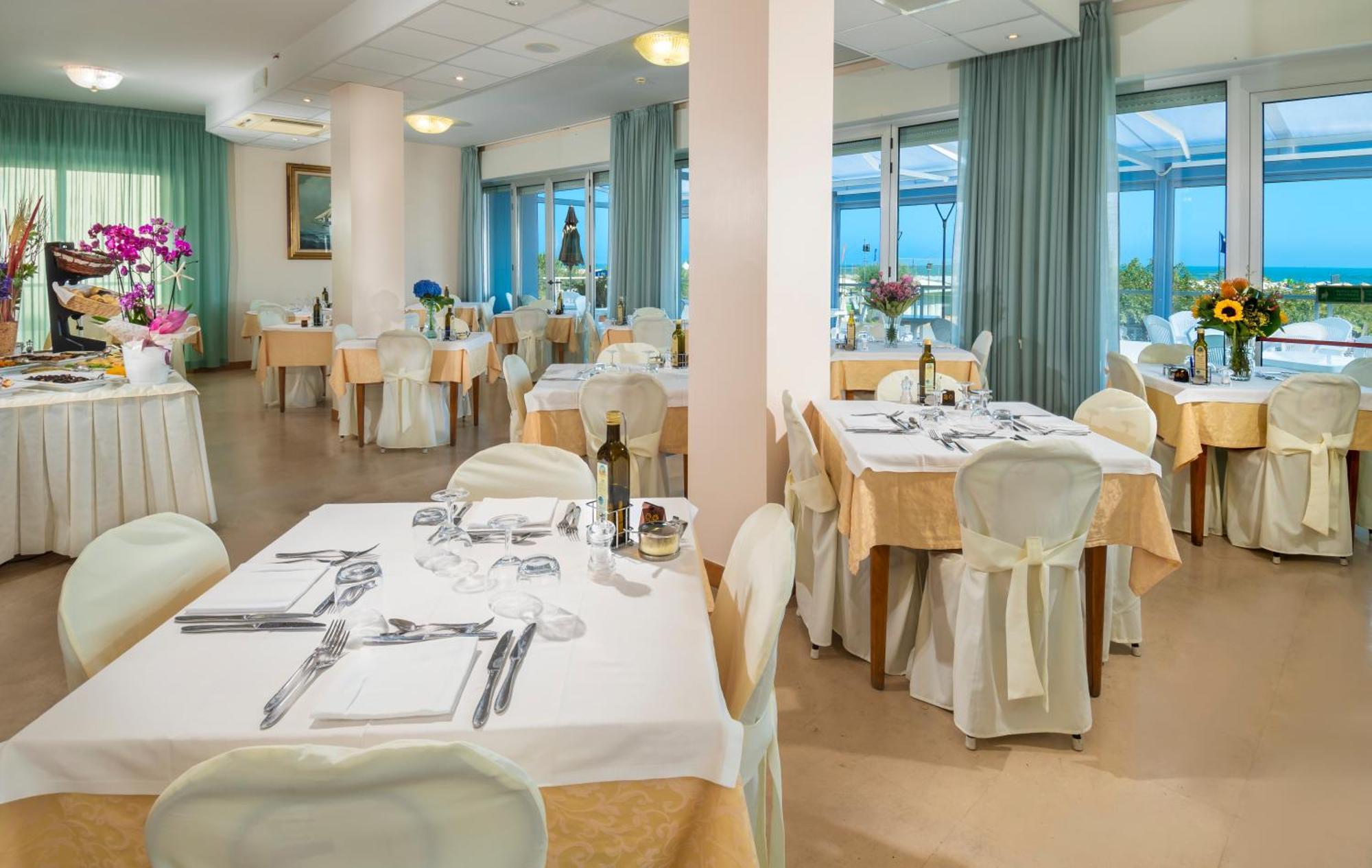 Hotel Astoria Cervia Exterior photo